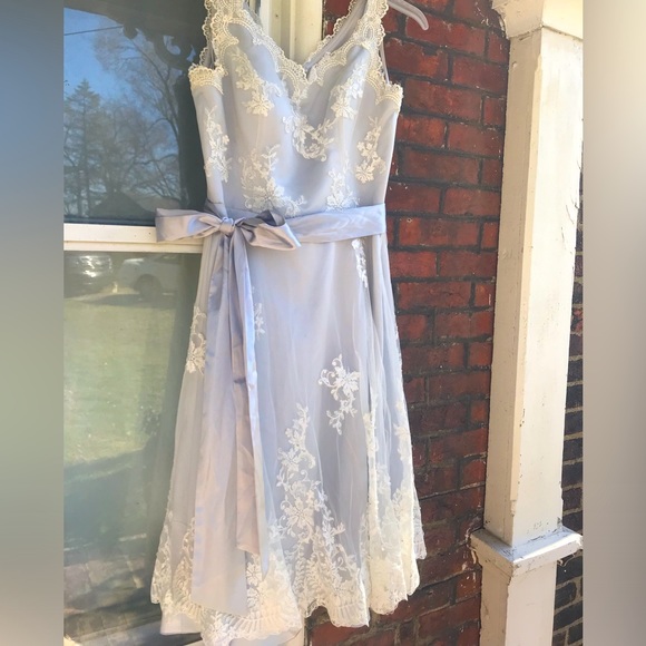 Gorgeous Pale Blue and White Dress - Picture 1 of 5